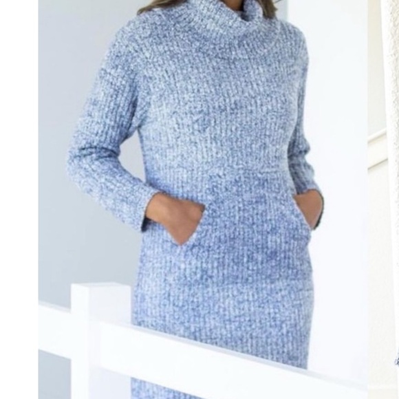 NWT Softies Blue Marshmallow
Slouch Turtleneck Lounger
Dress Size S/M. - Picture 13 of 14